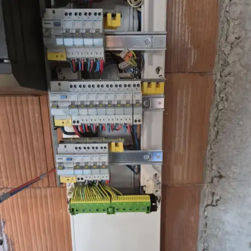 Installation d'un tableau électrique - SARL Hervé Père & Fils