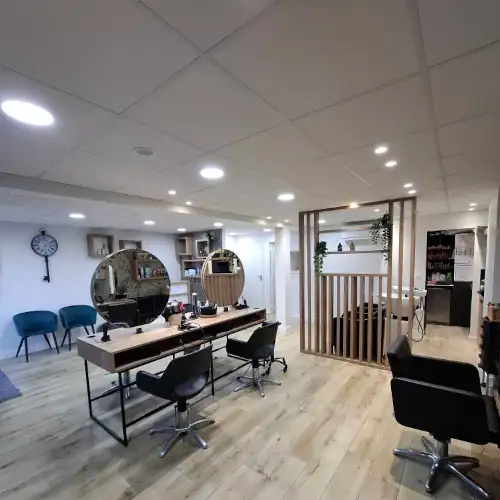 Eclairage d'un salon de coiffure au Bono - SARL Hervé Père & Fils