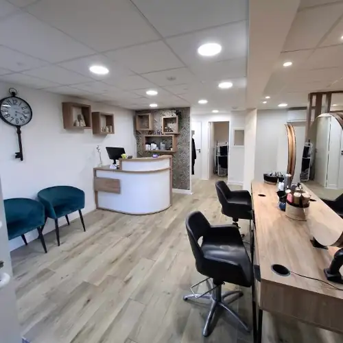 Eclairage d'un salon de coiffure au Bono - SARL Hervé Père & Fils